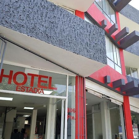 Hotel Estadia Leon Bagian luar foto